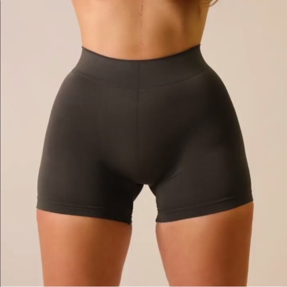 🆕 Naturyl Basic Booty Shorts